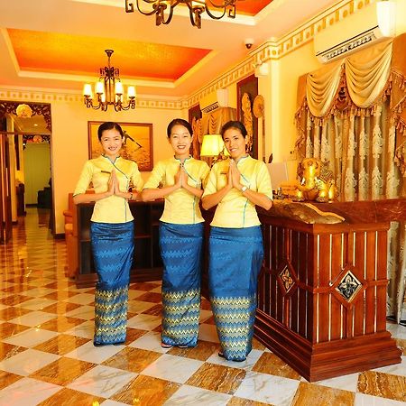 Union Square Hotel Rangoon Buitenkant foto