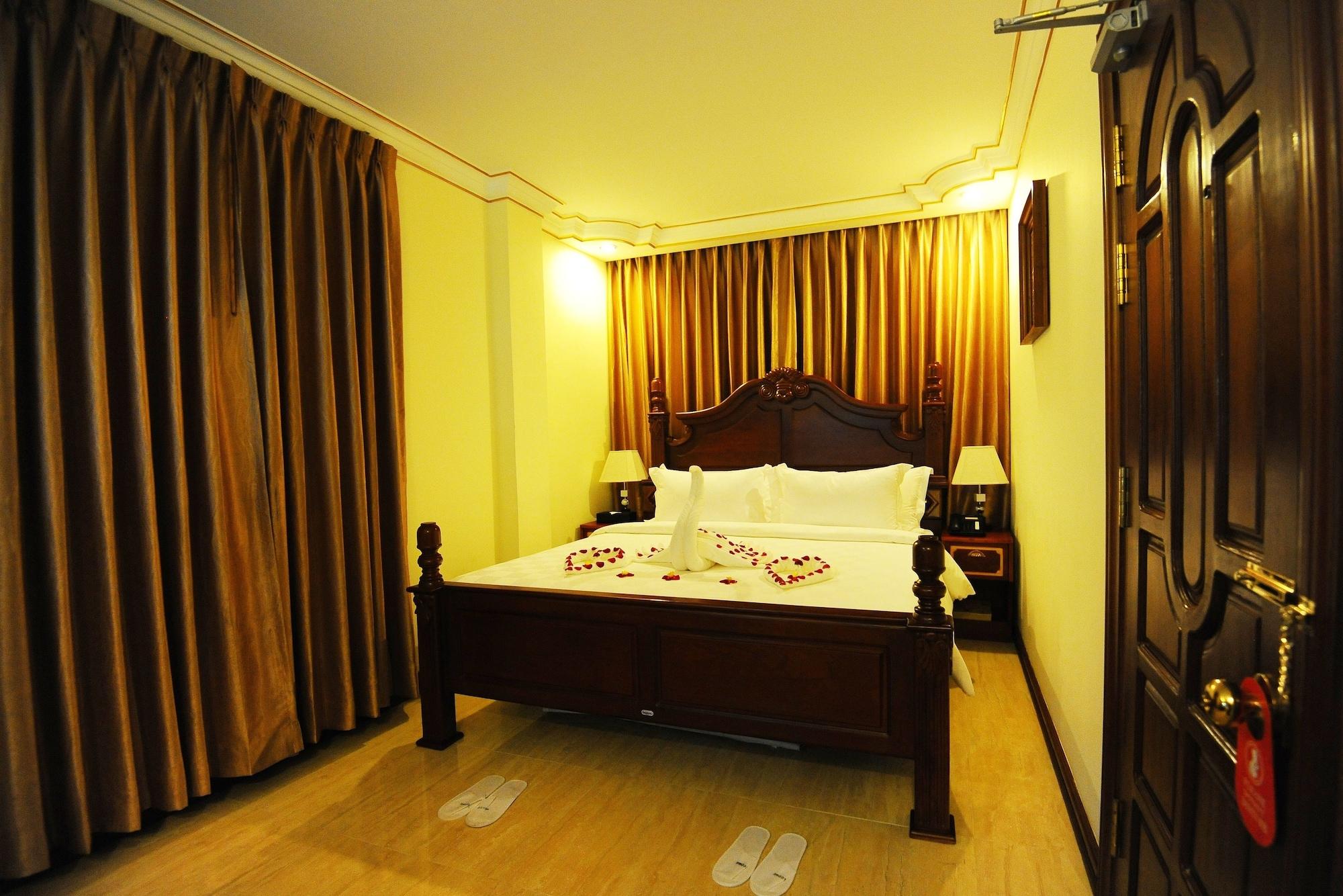 Union Square Hotel Rangoon Buitenkant foto