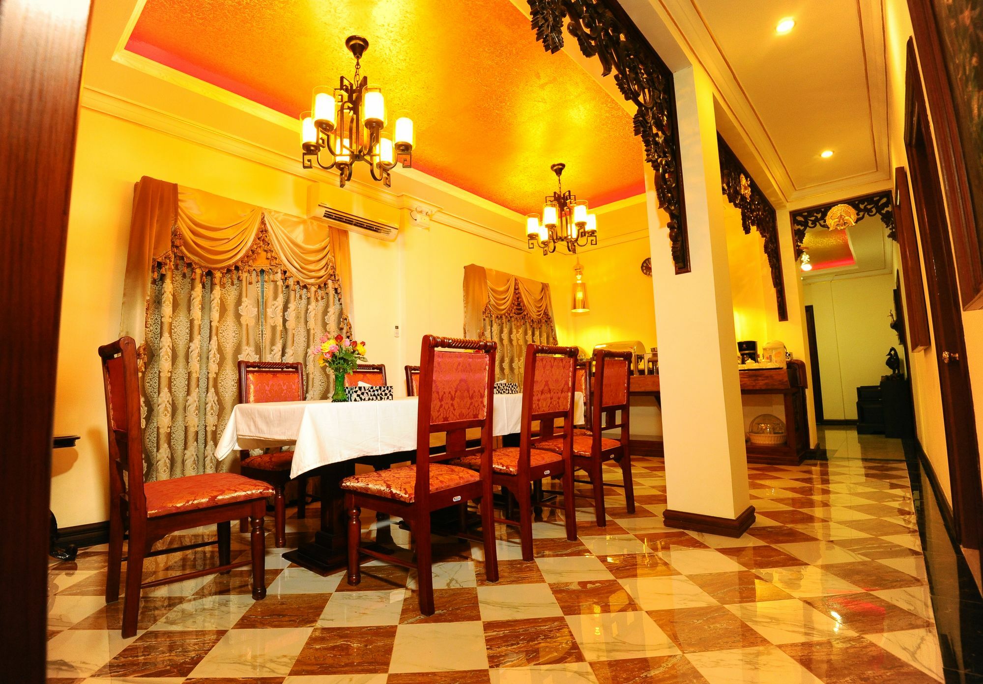 Union Square Hotel Rangoon Buitenkant foto